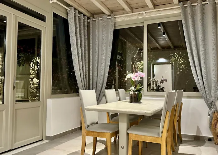 فيلة Apostolis House *